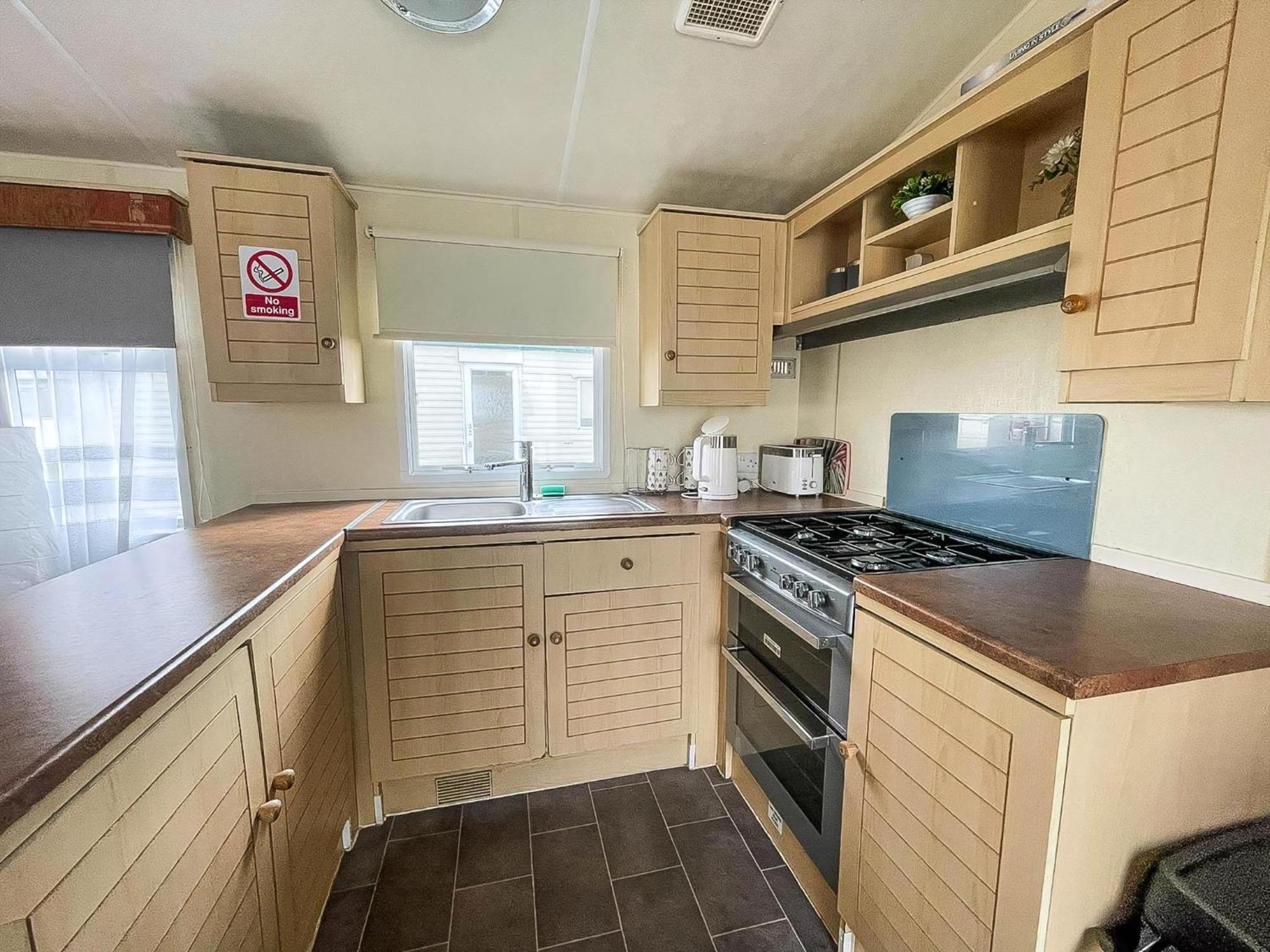 Caravan For Hire At St Osyth Beach Holiday Park In Essex Ref 28107Y 滨海克拉克顿 外观 照片